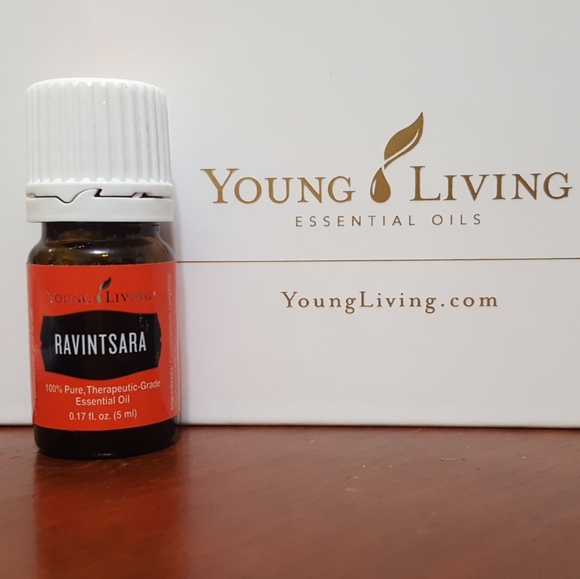Young Living Ravintsara Essential Oil 5 mL - Picture 1 of 2